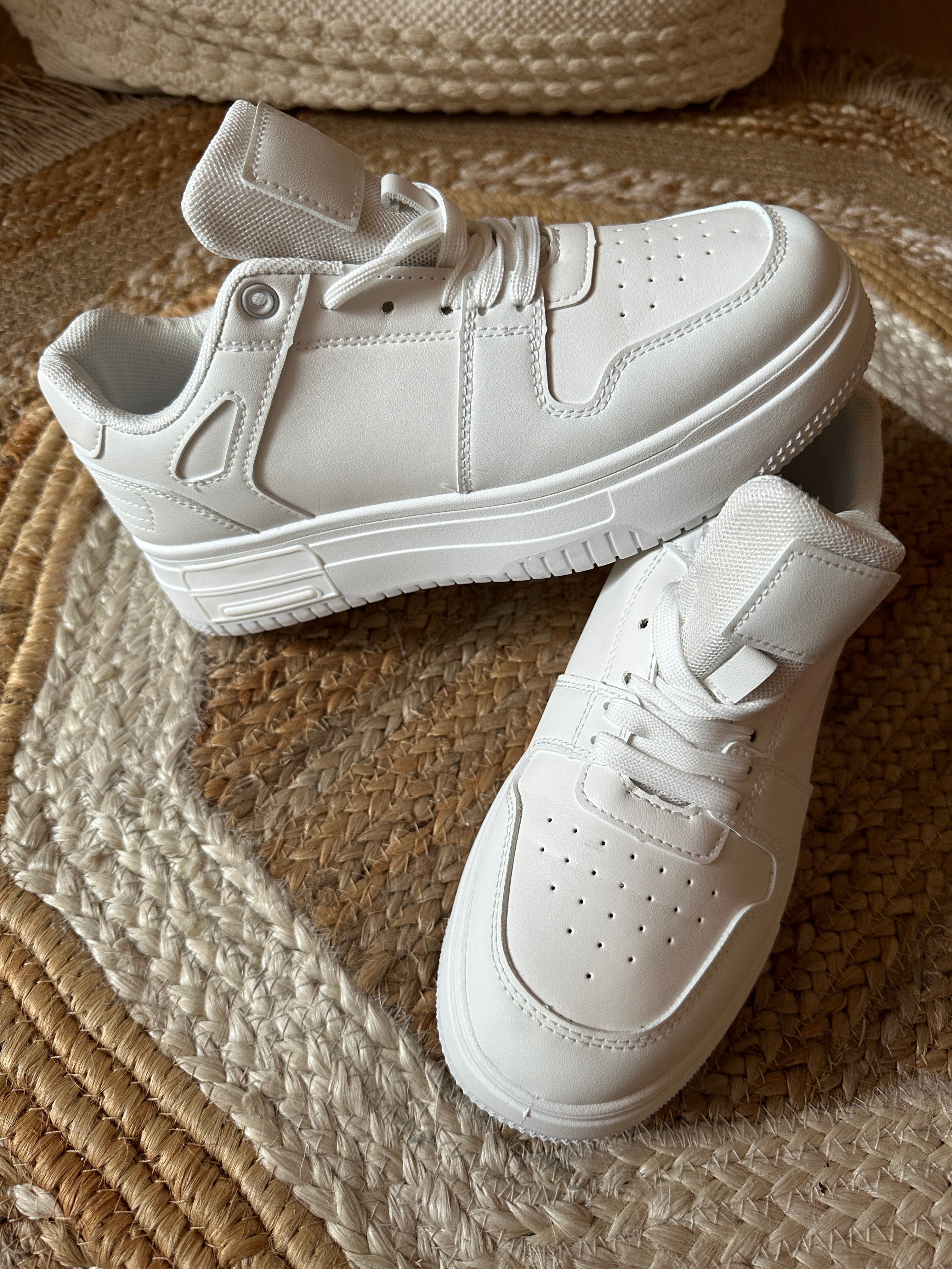 Plateau Basic Sneaker in weiß