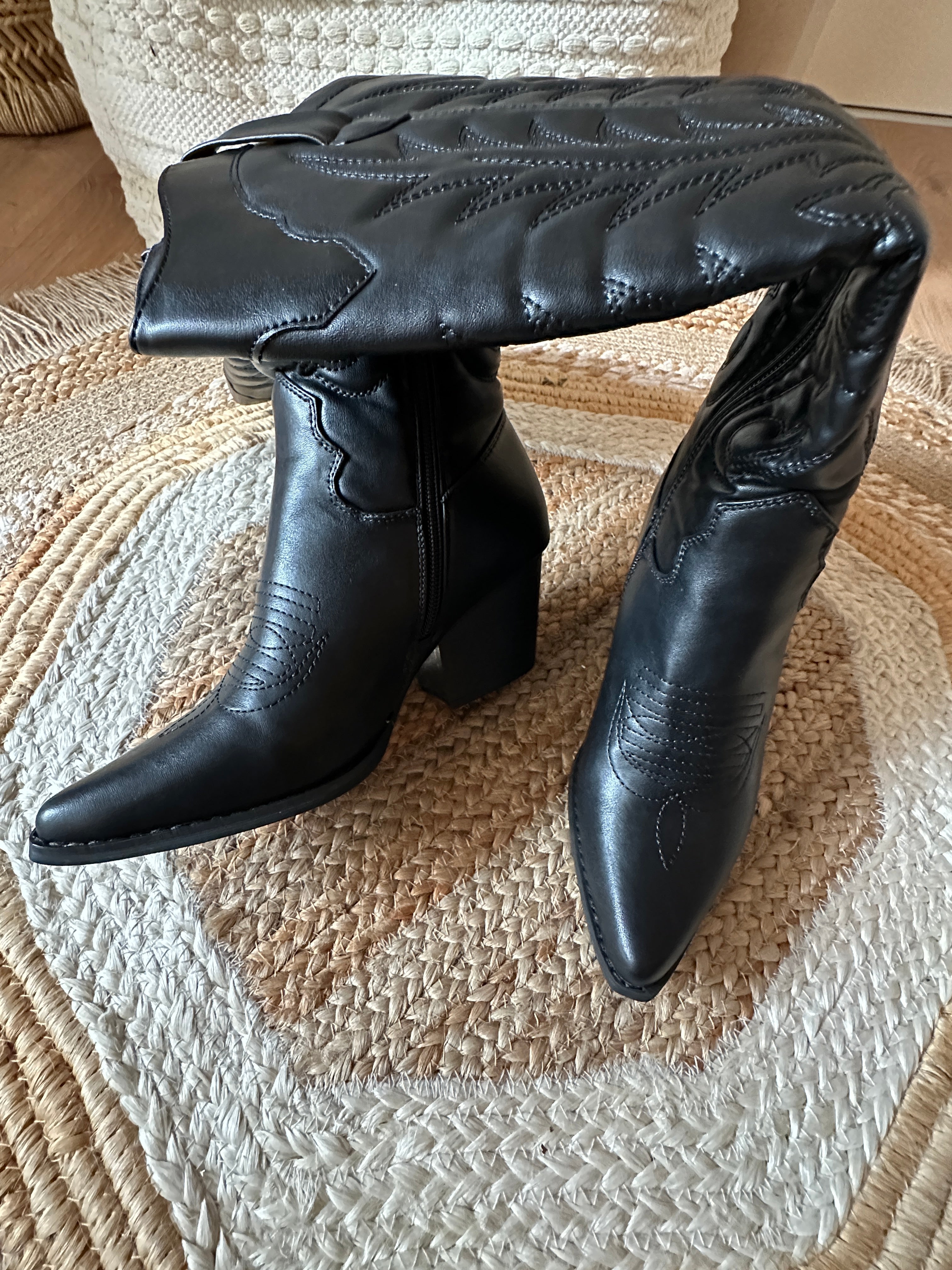 wunderschöne Cowboy Stiefel in schwarz